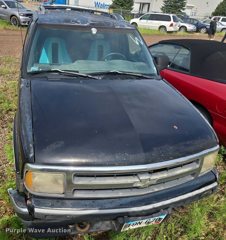 image for item DY1095 1997 Chevrolet Blazer SUV