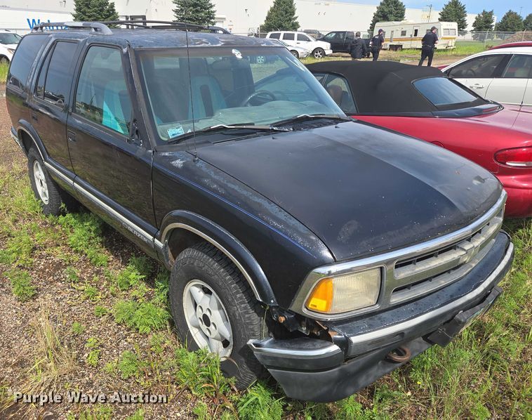 image for item DY1095 1997 Chevrolet Blazer SUV