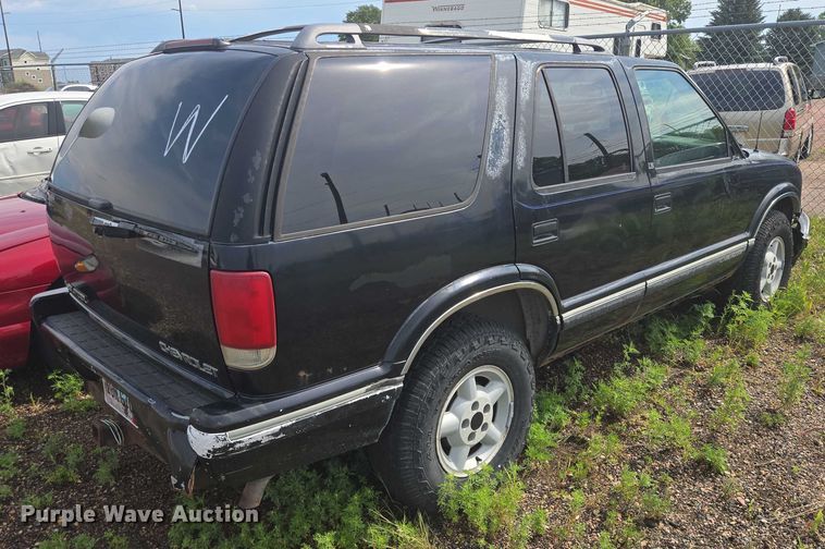 image for item DY1095 1997 Chevrolet Blazer SUV