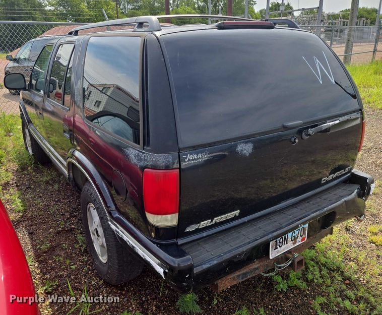 image for item DY1095 1997 Chevrolet Blazer SUV