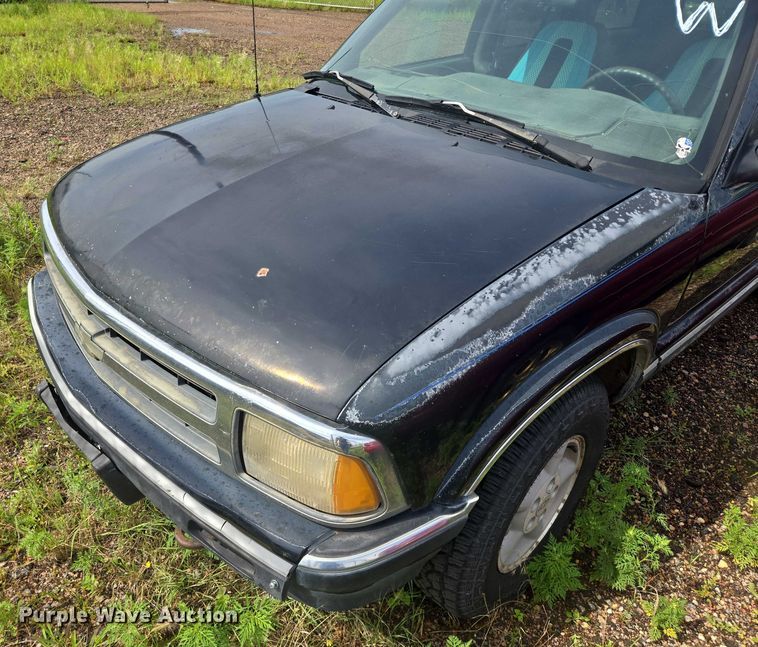 image for item DY1095 1997 Chevrolet Blazer SUV