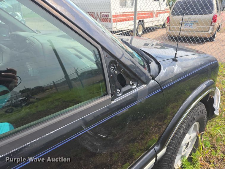 image for item DY1095 1997 Chevrolet Blazer SUV