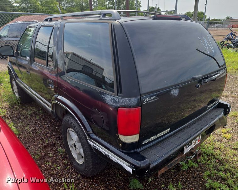 image for item DY1095 1997 Chevrolet Blazer SUV
