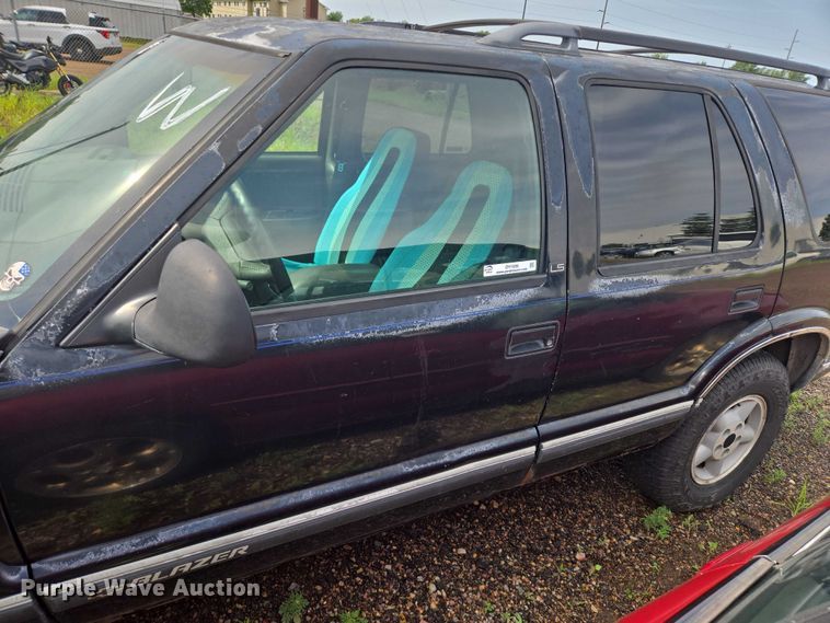 image for item DY1095 1997 Chevrolet Blazer SUV