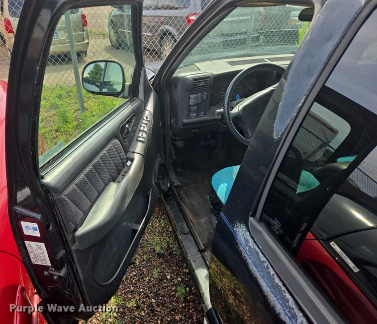 image for item DY1095 1997 Chevrolet Blazer SUV