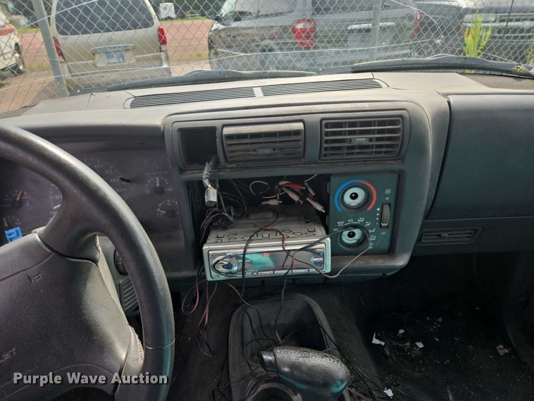 image for item DY1095 1997 Chevrolet Blazer SUV