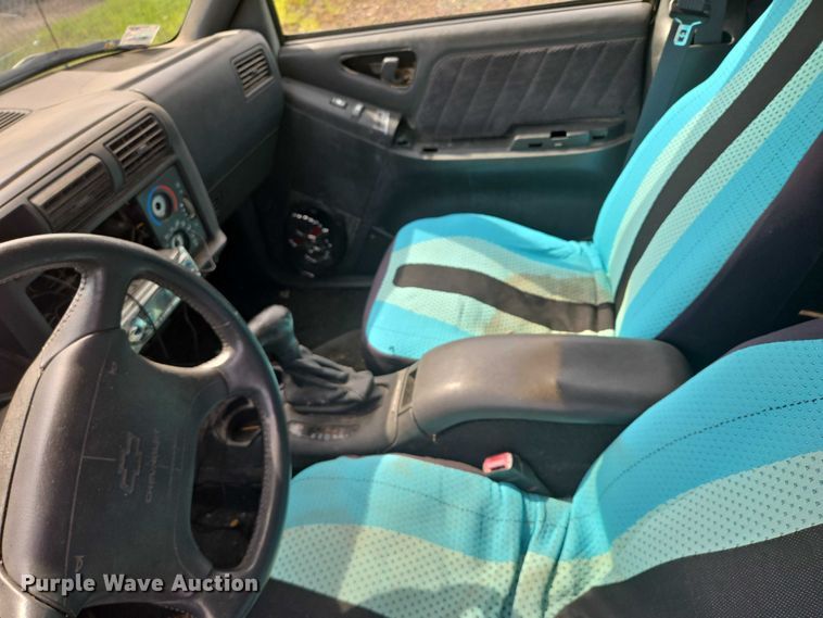 image for item DY1095 1997 Chevrolet Blazer SUV