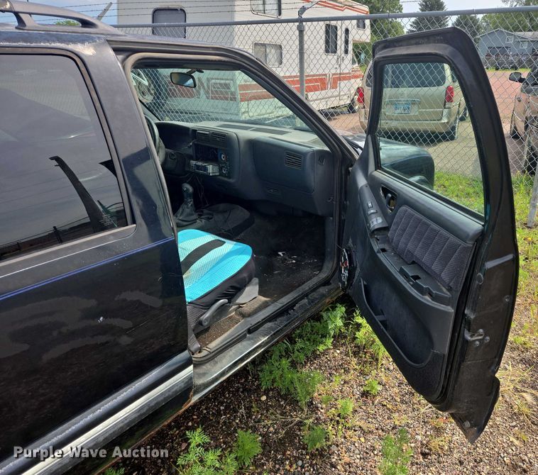 image for item DY1095 1997 Chevrolet Blazer SUV