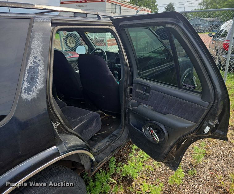 image for item DY1095 1997 Chevrolet Blazer SUV