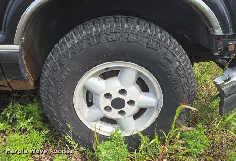 image for item DY1095 1997 Chevrolet Blazer SUV