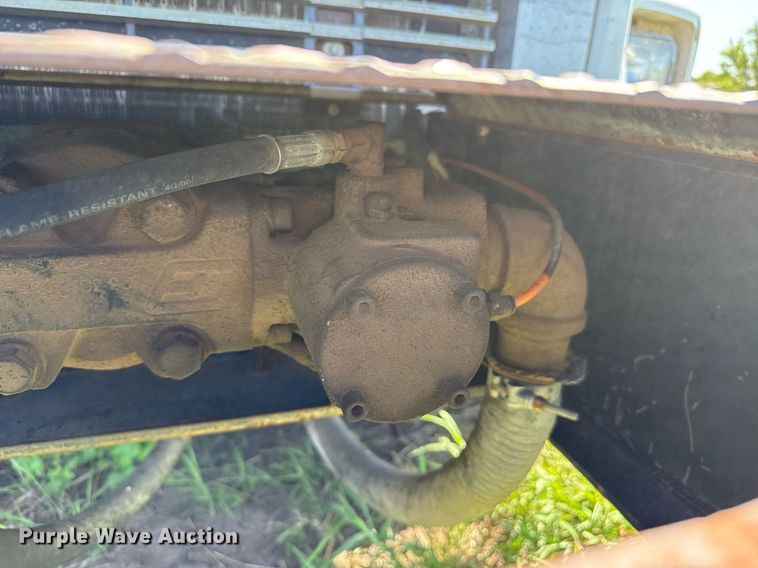 image for item DZ8719 2001 Freightliner FL80 refuse truck