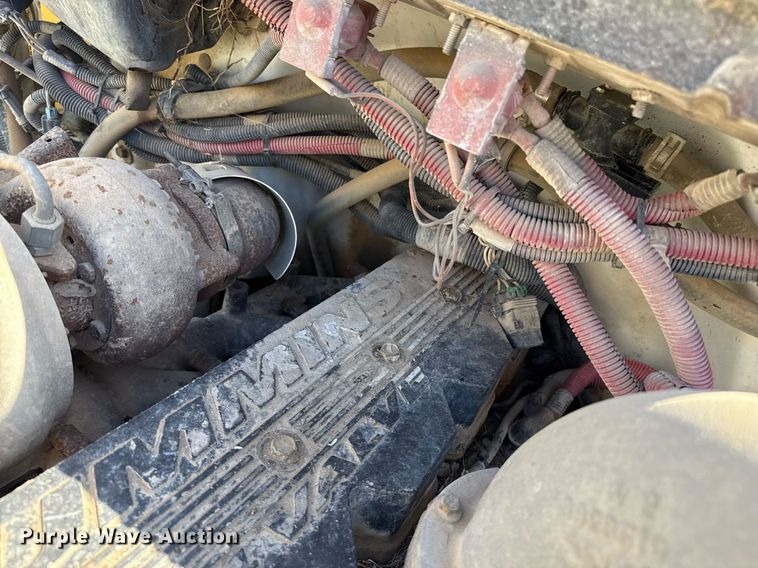 image for item DZ8719 2001 Freightliner FL80 refuse truck