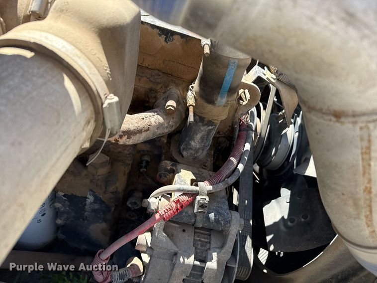 image for item DZ8719 2001 Freightliner FL80 refuse truck