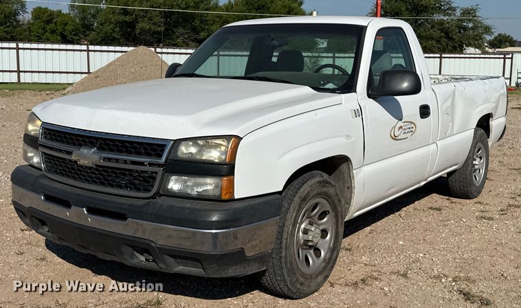 image for item DZ8889 2006 Chevrolet Silverado 1500 pickup truck