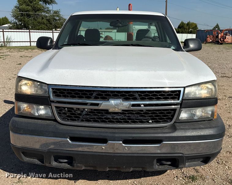 image for item DZ8889 2006 Chevrolet Silverado 1500 pickup truck
