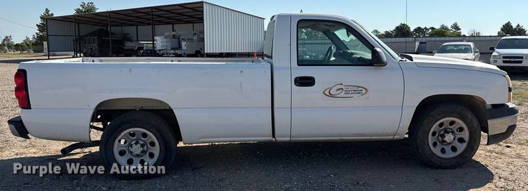 image for item DZ8889 2006 Chevrolet Silverado 1500 pickup truck