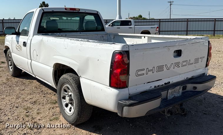 image for item DZ8889 2006 Chevrolet Silverado 1500 pickup truck