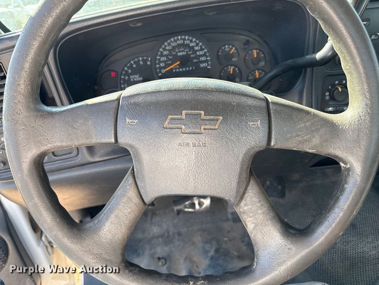 image for item DZ8889 2006 Chevrolet Silverado 1500 pickup truck