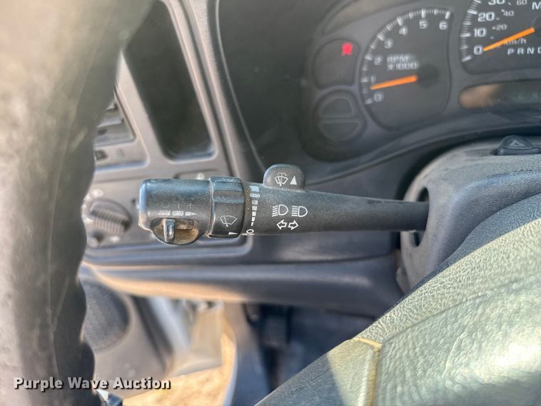 image for item DZ8889 2006 Chevrolet Silverado 1500 pickup truck