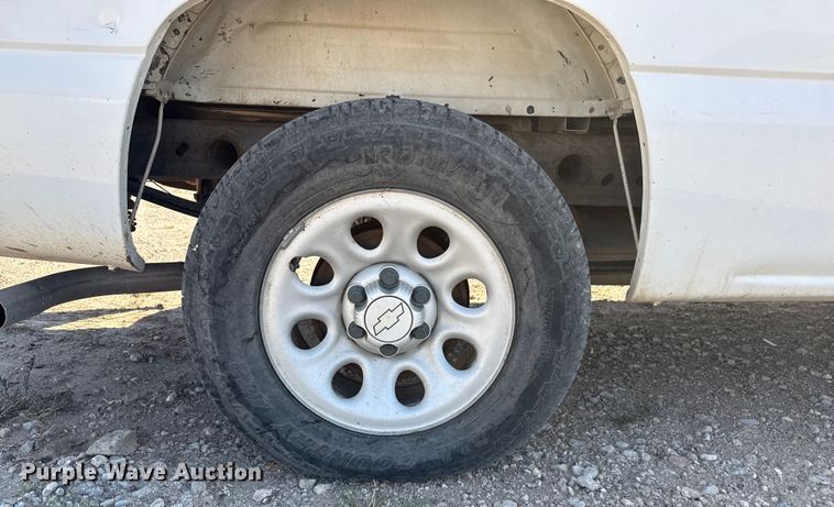 image for item DZ8889 2006 Chevrolet Silverado 1500 pickup truck