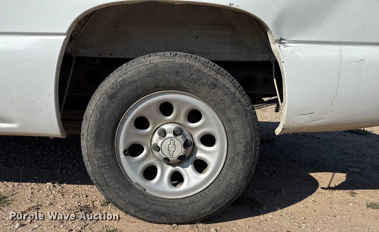 image for item DZ8889 2006 Chevrolet Silverado 1500 pickup truck