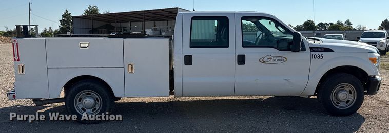 image for item DZ8893 2011 Ford F250 Super Duty Crew Cab utility bed pickup truck