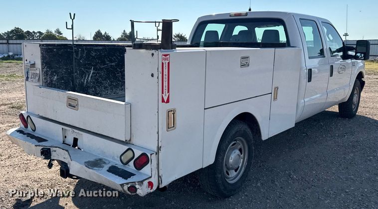 image for item DZ8893 2011 Ford F250 Super Duty Crew Cab utility bed pickup truck