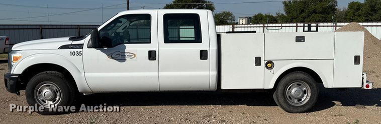 image for item DZ8893 2011 Ford F250 Super Duty Crew Cab utility bed pickup truck