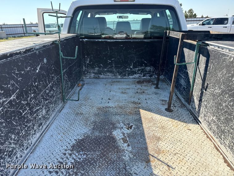 image for item DZ8893 2011 Ford F250 Super Duty Crew Cab utility bed pickup truck