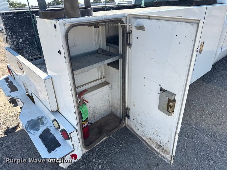 image for item DZ8893 2011 Ford F250 Super Duty Crew Cab utility bed pickup truck