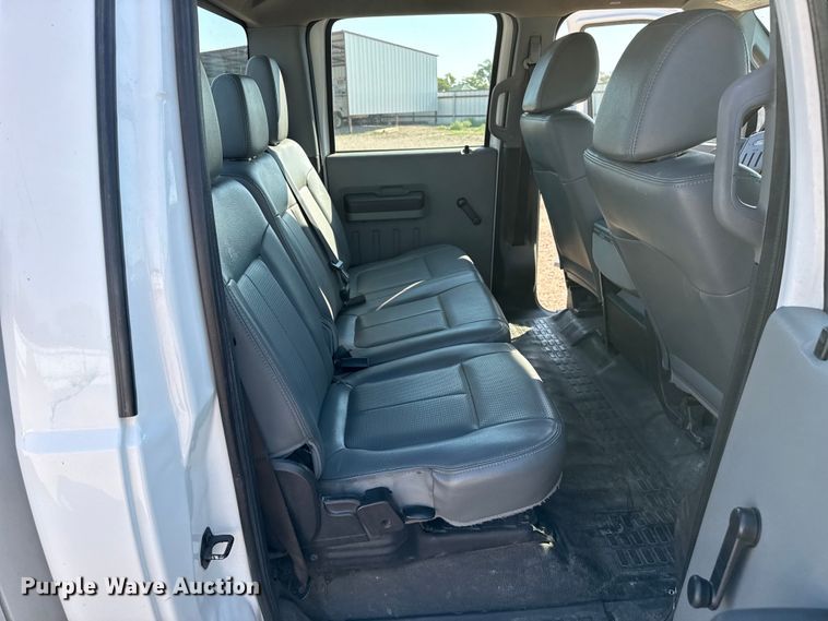 image for item DZ8893 2011 Ford F250 Super Duty Crew Cab utility bed pickup truck