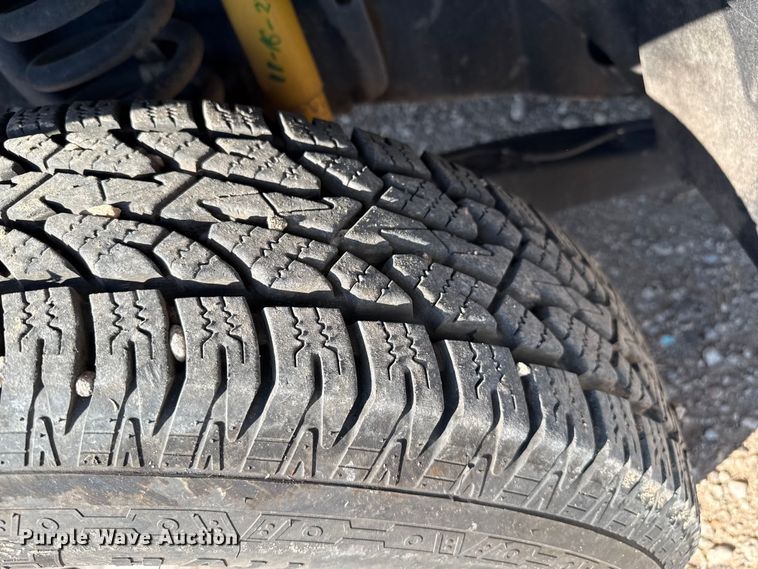 image for item DZ8893 2011 Ford F250 Super Duty Crew Cab utility bed pickup truck