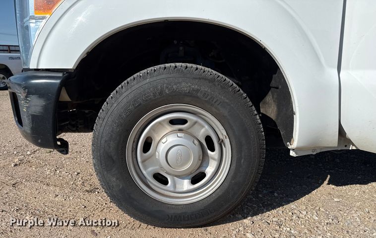 image for item DZ8893 2011 Ford F250 Super Duty Crew Cab utility bed pickup truck