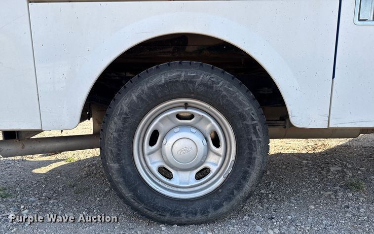 image for item DZ8893 2011 Ford F250 Super Duty Crew Cab utility bed pickup truck