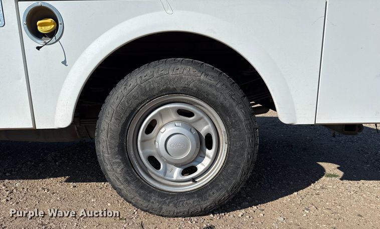 image for item DZ8893 2011 Ford F250 Super Duty Crew Cab utility bed pickup truck