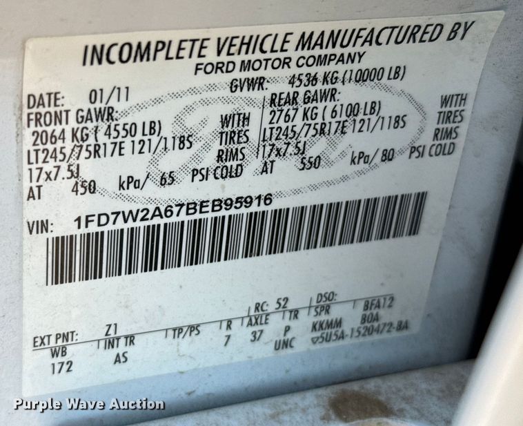 image for item DZ8893 2011 Ford F250 Super Duty Crew Cab utility bed pickup truck