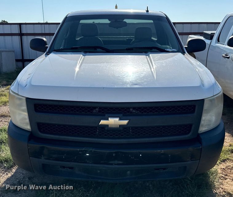 image for item DZ8894 2007 Chevrolet Silverado 1500 pickup truck