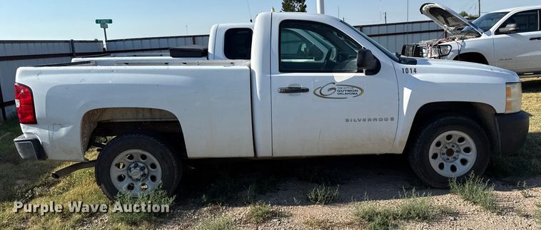 image for item DZ8894 2007 Chevrolet Silverado 1500 pickup truck