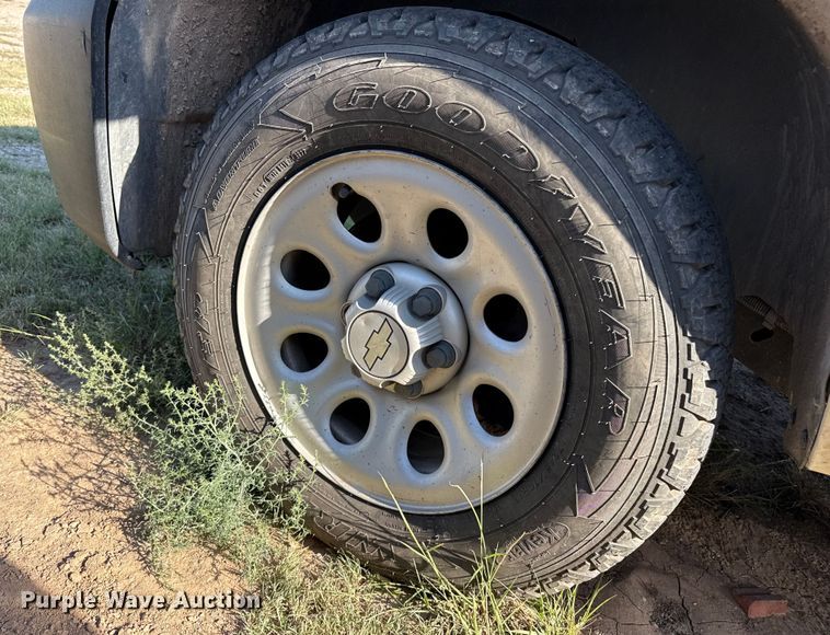 image for item DZ8894 2007 Chevrolet Silverado 1500 pickup truck