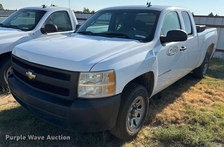 image for item DZ8895 2007 Chevrolet Silverado 1500 Ext. Cab pickup truck