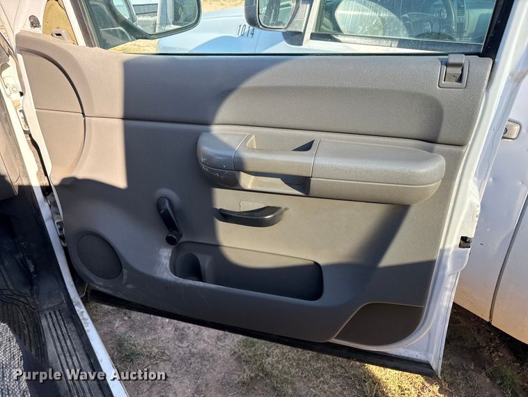 image for item DZ8895 2007 Chevrolet Silverado 1500 Ext. Cab pickup truck