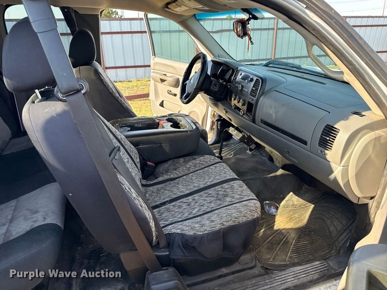 image for item DZ8895 2007 Chevrolet Silverado 1500 Ext. Cab pickup truck