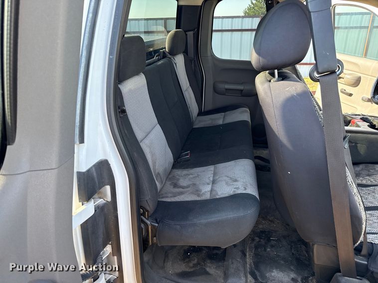image for item DZ8895 2007 Chevrolet Silverado 1500 Ext. Cab pickup truck