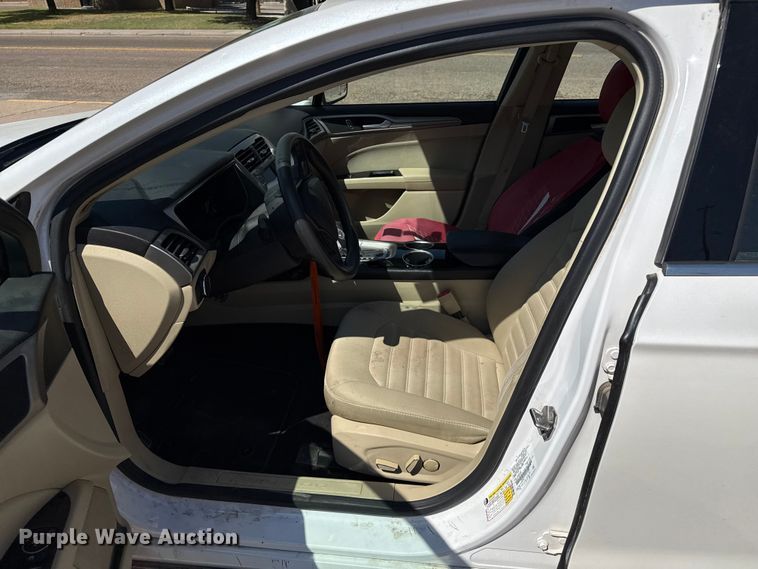 image for item DZ8898 2013 Ford Fusion 