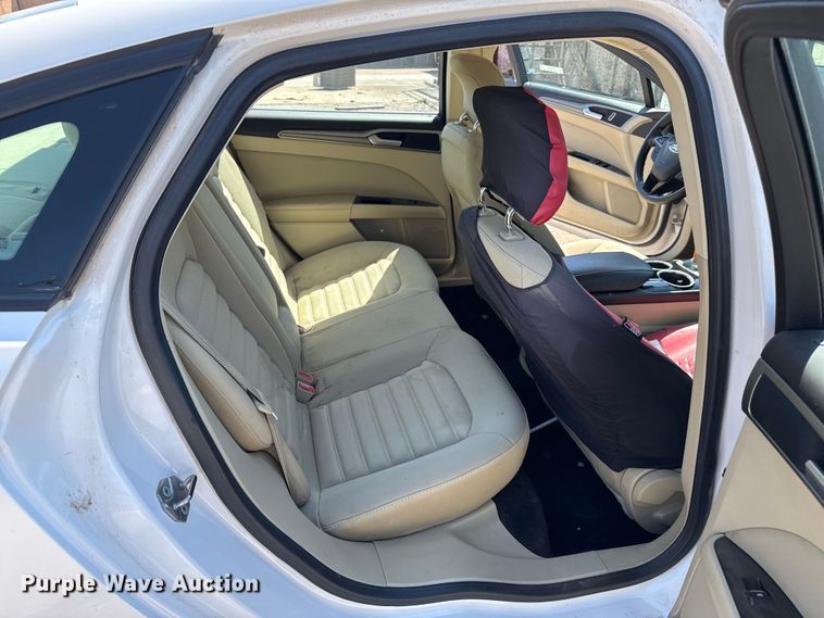 image for item DZ8898 2013 Ford Fusion 