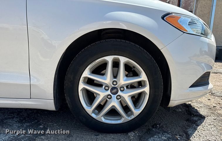 image for item DZ8898 2013 Ford Fusion 