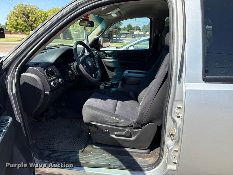 image for item DZ8899 2011 Chevrolet Tahoe Police SUV