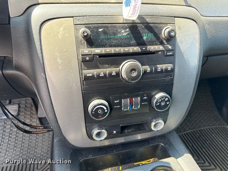 image for item DZ8899 2011 Chevrolet Tahoe Police SUV