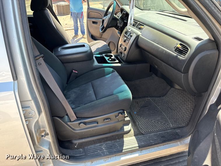 image for item DZ8899 2011 Chevrolet Tahoe Police SUV