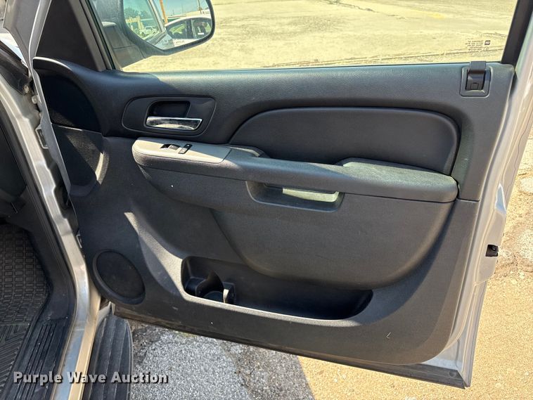 image for item DZ8899 2011 Chevrolet Tahoe Police SUV